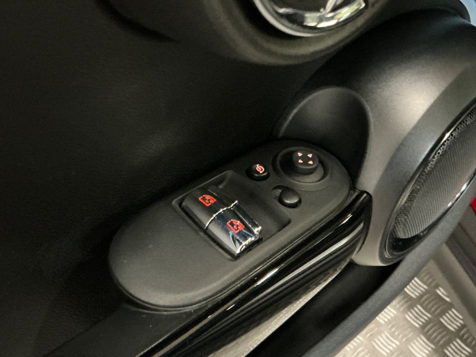 MINI Cooper SE Experience 3d