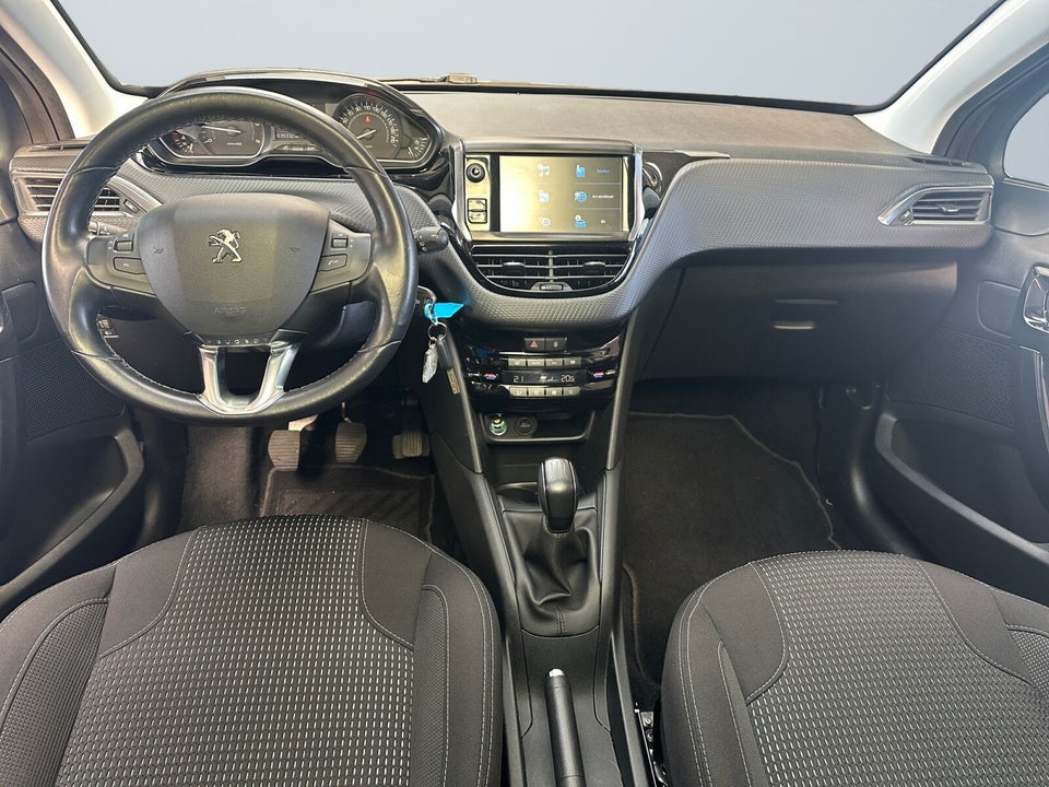 Peugeot 208 1,5 BlueHDi 100 Privé 5d