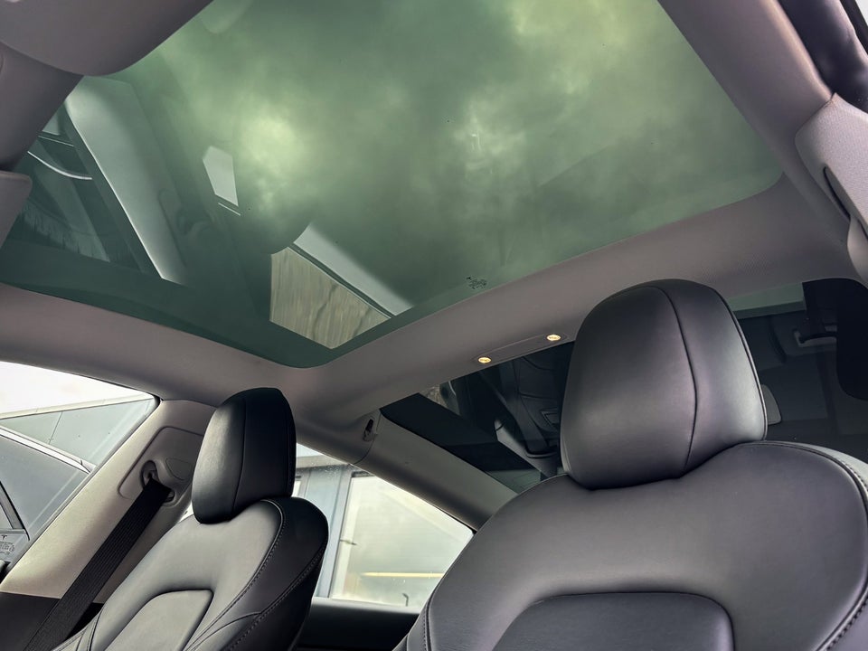 Tesla Model 3 Long Range AWD 4d