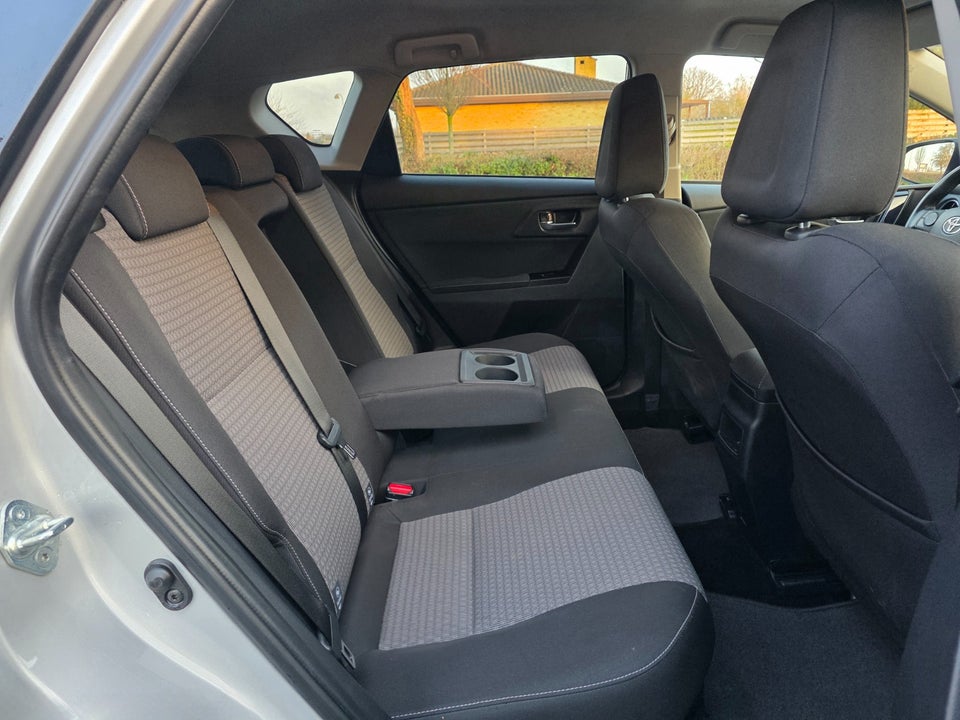 Toyota Auris 1,8 Hybrid H2 Selected CVT 5d