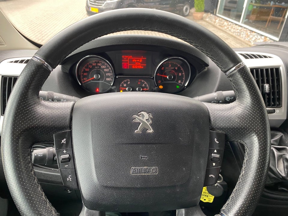 Peugeot Boxer 333 2,2 BlueHDi 140 L2H1 Premium