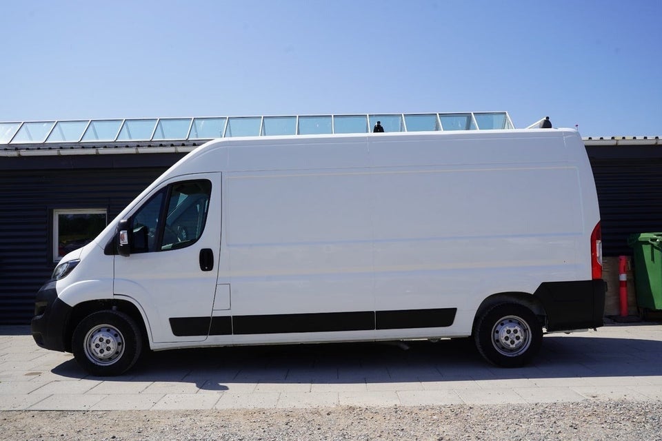 Peugeot Boxer 335 2,2 BlueHDi 140 L3H2 Premium