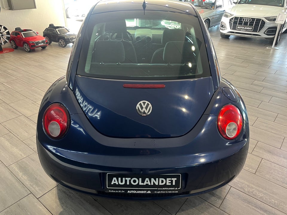 VW New Beetle 1,6 Trendline 2d