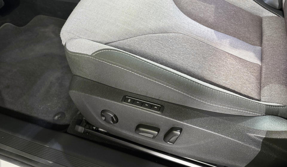 Skoda Enyaq 60 iV Selection Lodge 5d