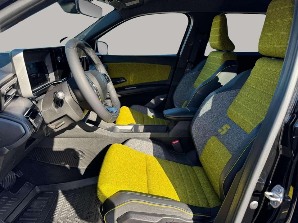 Renault 5 E-Tech 52 Iconic 5d