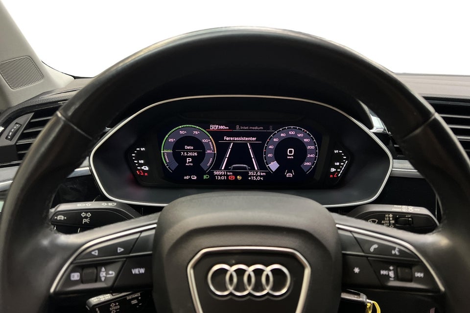 Audi Q3 45 TFSi e Attitude plus S-tr. 5d