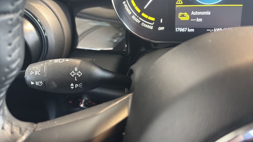 MINI Cooper SE Essential 3d