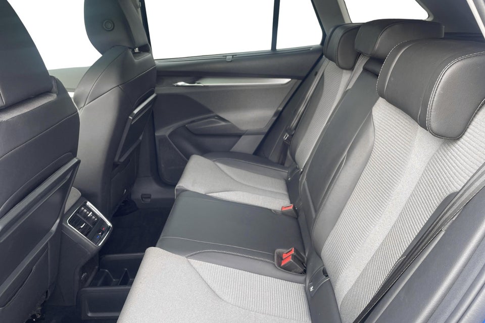 Skoda Enyaq 80x iV Loft 5d