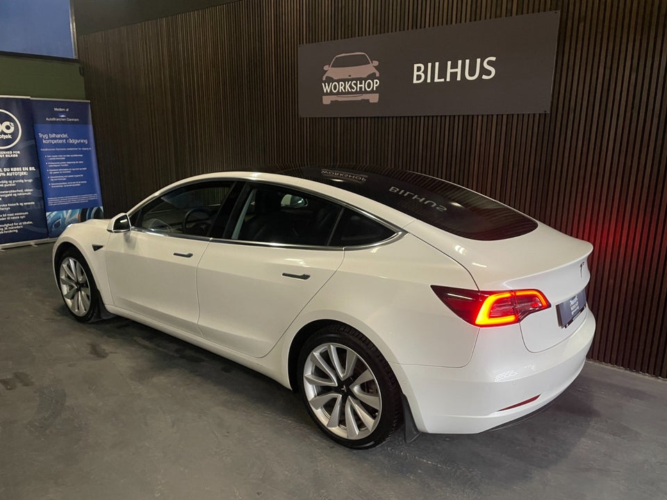 Tesla Model 3 Standard Range+ RWD 4d