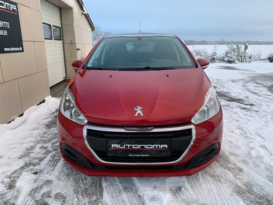 Peugeot 208 1,6 BlueHDi 100 More Sky 5d