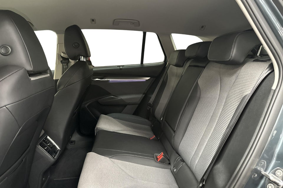 Skoda Enyaq 60 iV Plus 5d