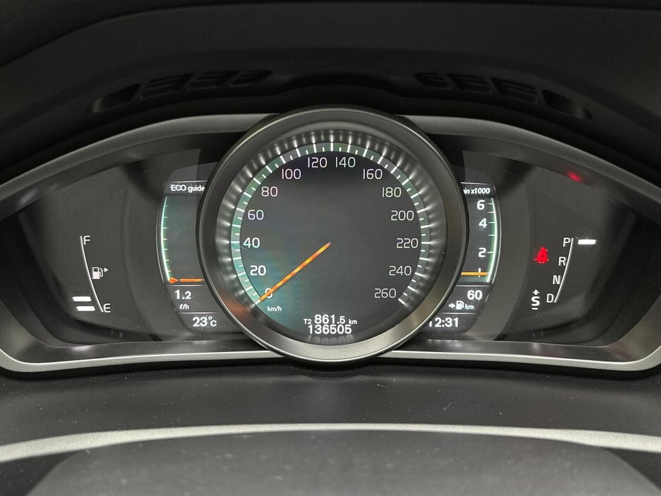 Volvo V40 CC 1,5 T3 152 aut. 5d