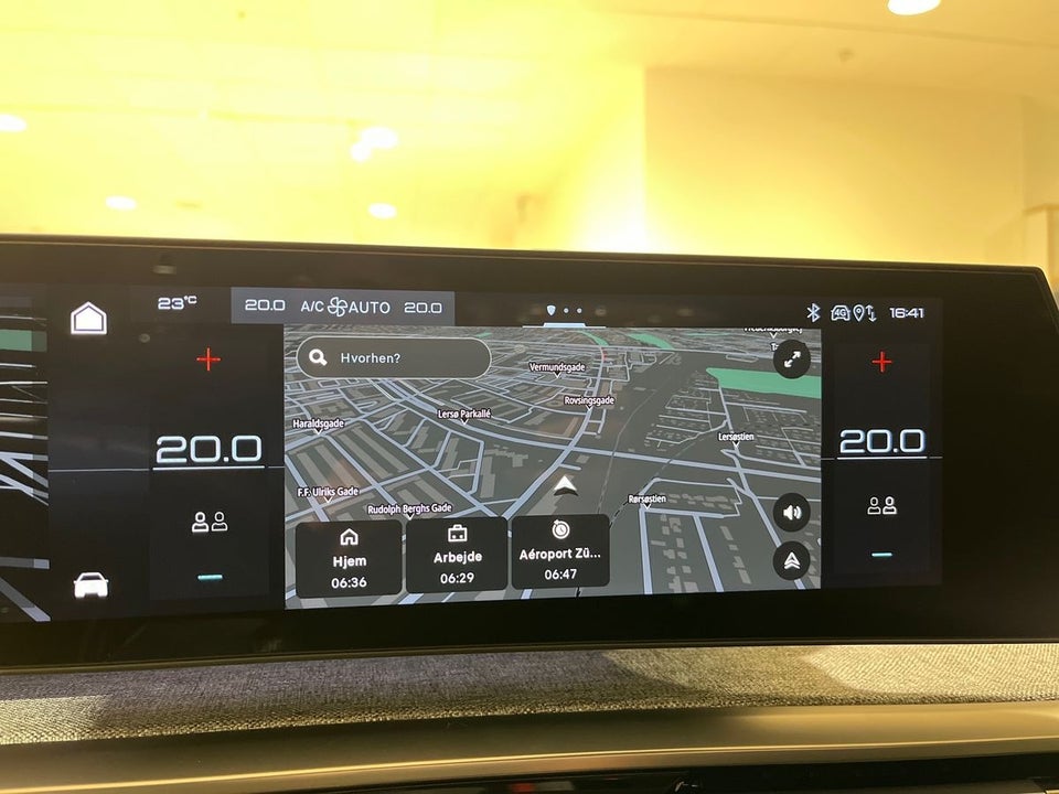 Peugeot e-3008 77 GT Pack 5d