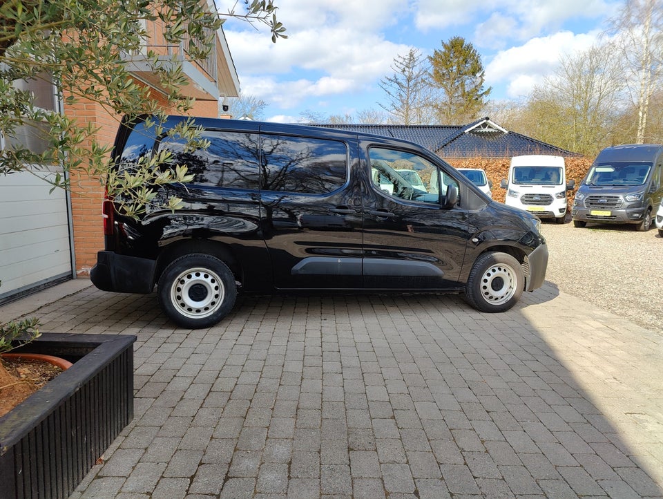 Peugeot Partner 1,5 BlueHDi 130 L2V2 Ultimate Van