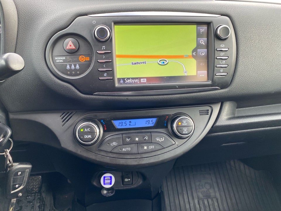 Toyota Yaris 1,5 VVT-i T2 Exclusive 5d