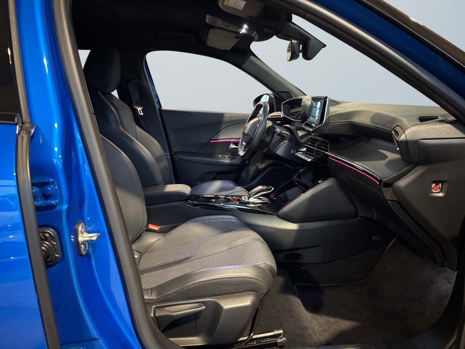 Peugeot e-2008 50 GT 5d