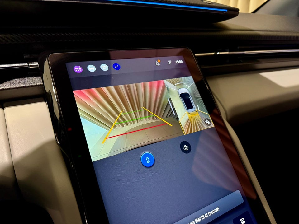 Ford Explorer 77 Premium Extended Range 5d