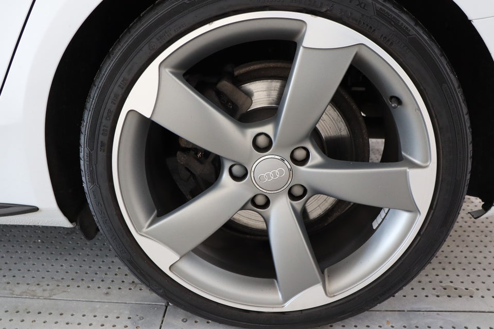 Audi A4 2,0 TDi 190 Avant quattro S-tr. 5d