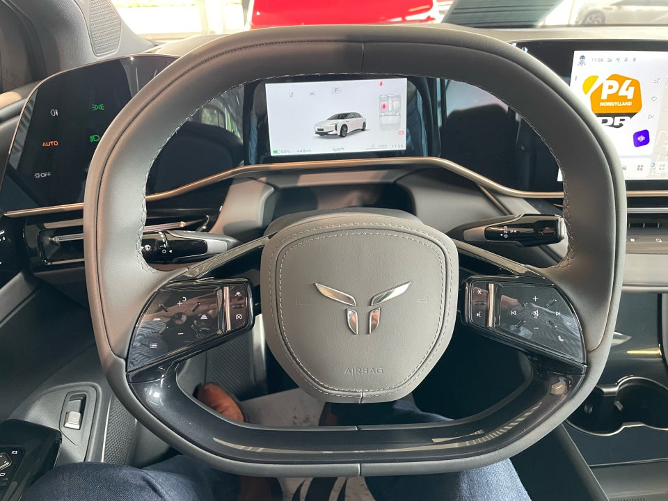 Hongqi EH7 111 Exclusive 4d