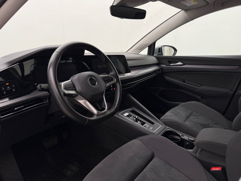 VW Golf VIII 1,4 eHybrid DSG 5d