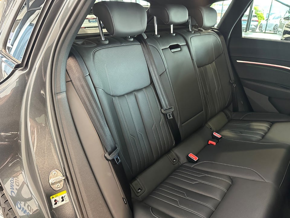Audi e-tron 55 S-line quattro 5d