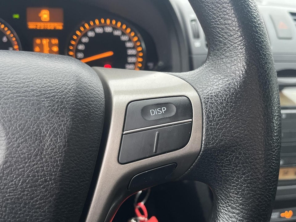 Toyota Avensis 1,6 VVT-i T1 stc. 5d