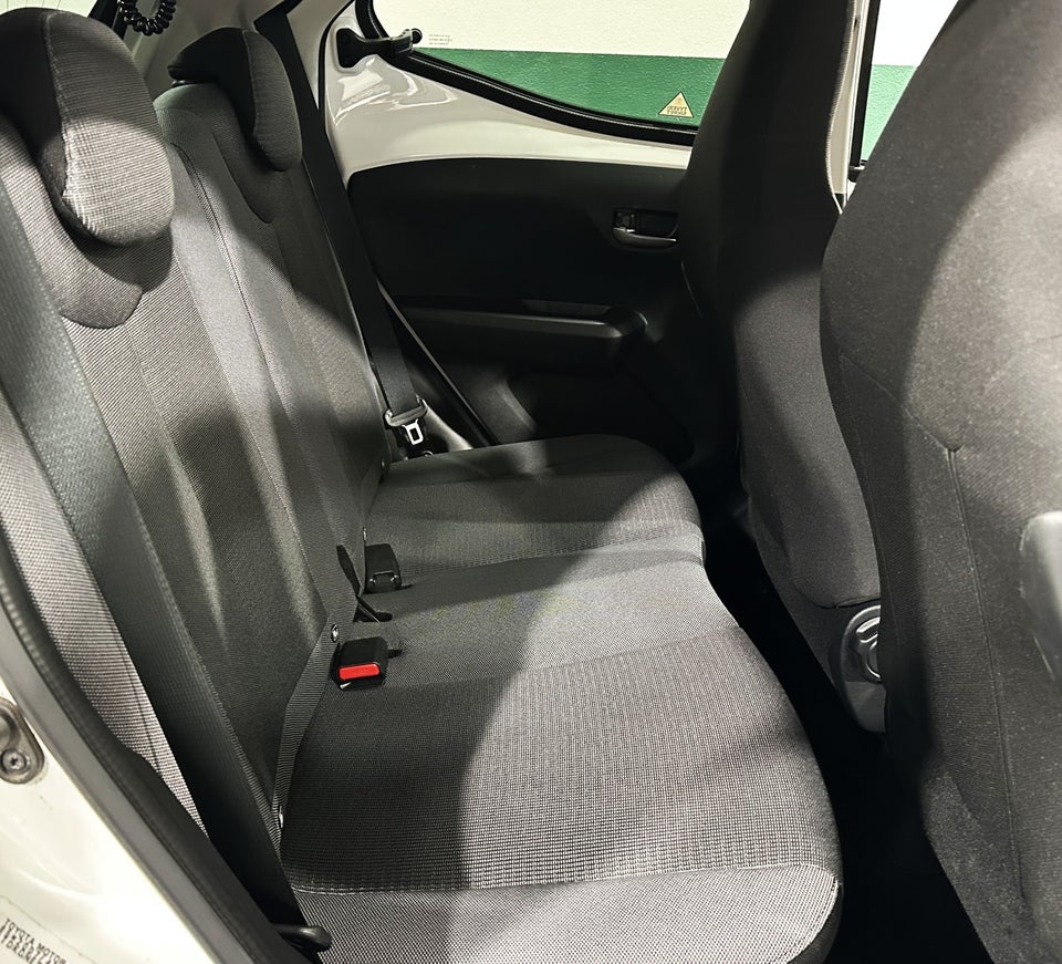 Toyota Aygo 1,0 VVT-i x-press 5d