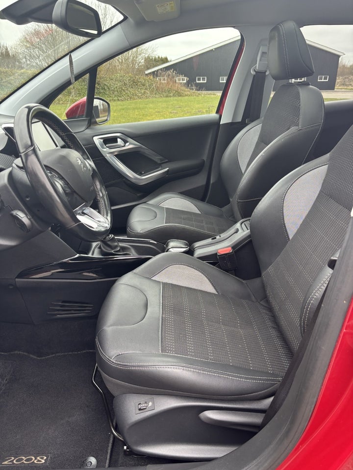 Peugeot 2008 1,5 BlueHDi 100 Allure Sky 5d