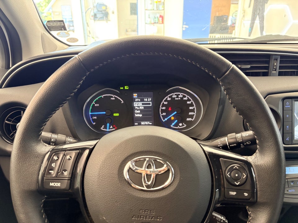 Toyota Yaris 1,5 Hybrid H3 Limited e-CVT 5d