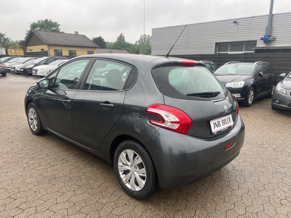 Peugeot 208 1,2 VTi Style 5d