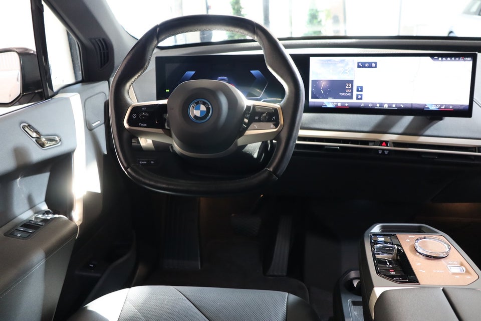 BMW iX xDrive40 Fully Charged 5d