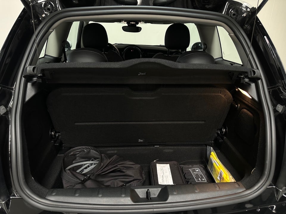 MINI Cooper SE Classic Trim 3d