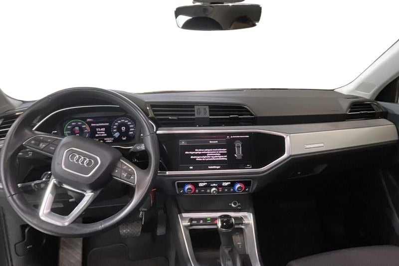 Audi Q3 45 TFSi e Attitude plus S-tr. 5d