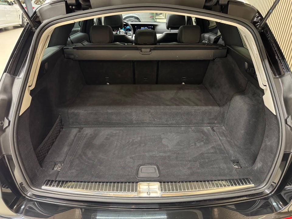 Mercedes E300 de 2,0 AMG Line stc. aut. 5d