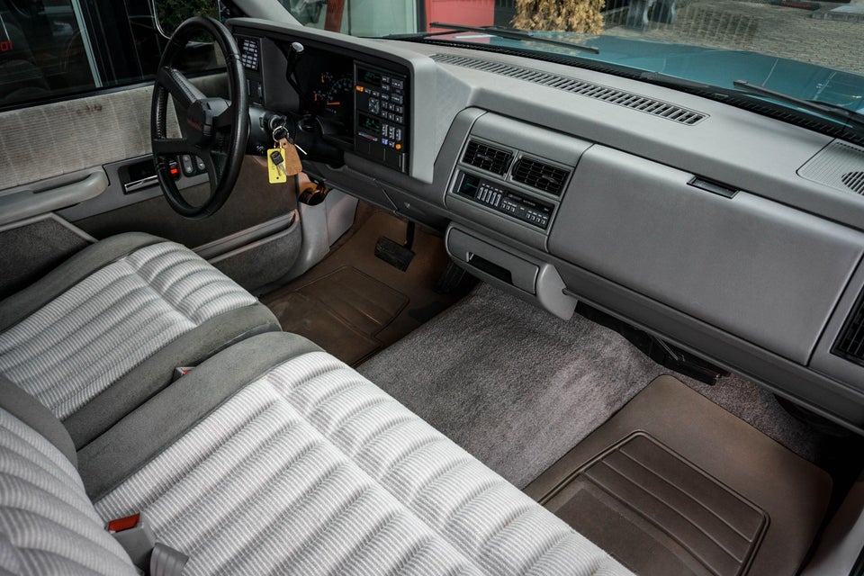 Chevrolet C1500 V8 Pick-up 2d