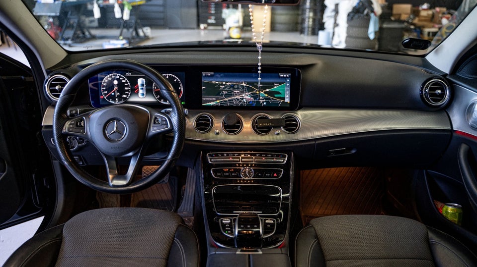 Mercedes E220 d 2,0 AMG Line stc. aut. 5d