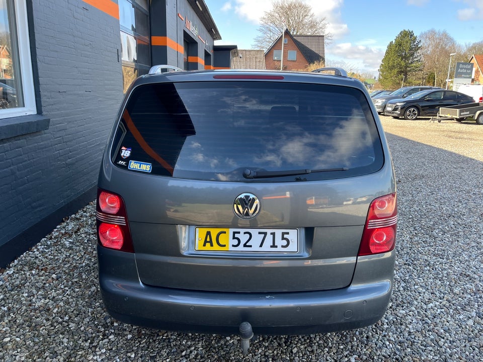 VW Touran 2,0 TDi 136 Trendline DSG Van 5d