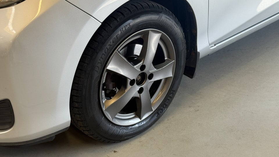 Toyota Yaris 1,3 VVT-i T1 5d