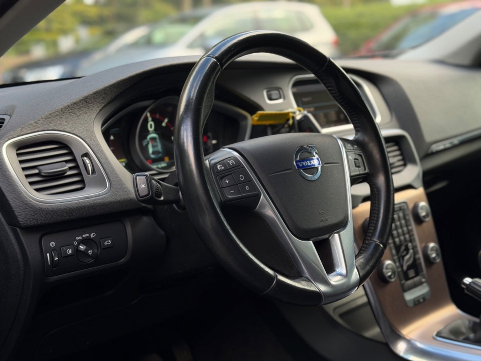Volvo V40 1,6 D2 115 Momentum 5d