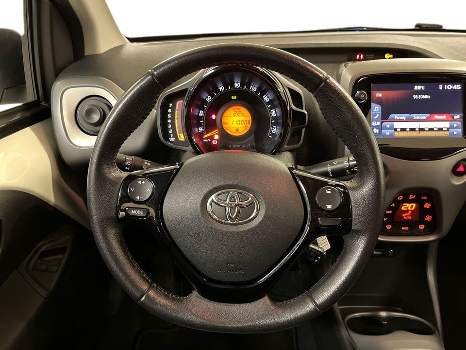 Toyota Aygo 1,0 VVT-i x-pose 5d