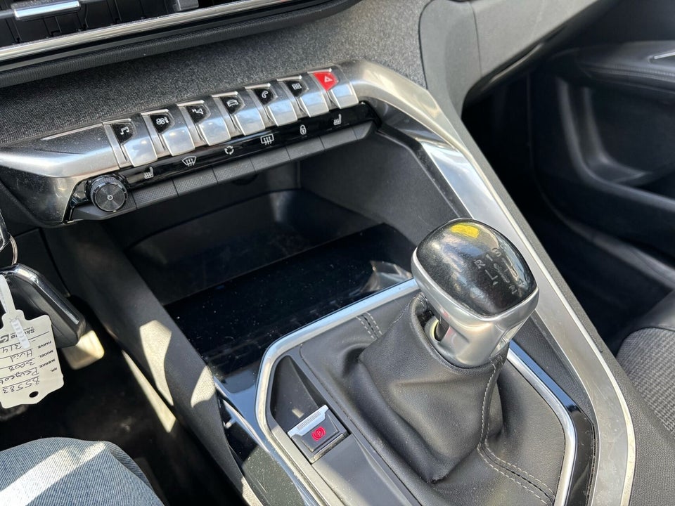 Peugeot 3008 1,2 PureTech 130 Allure 5d