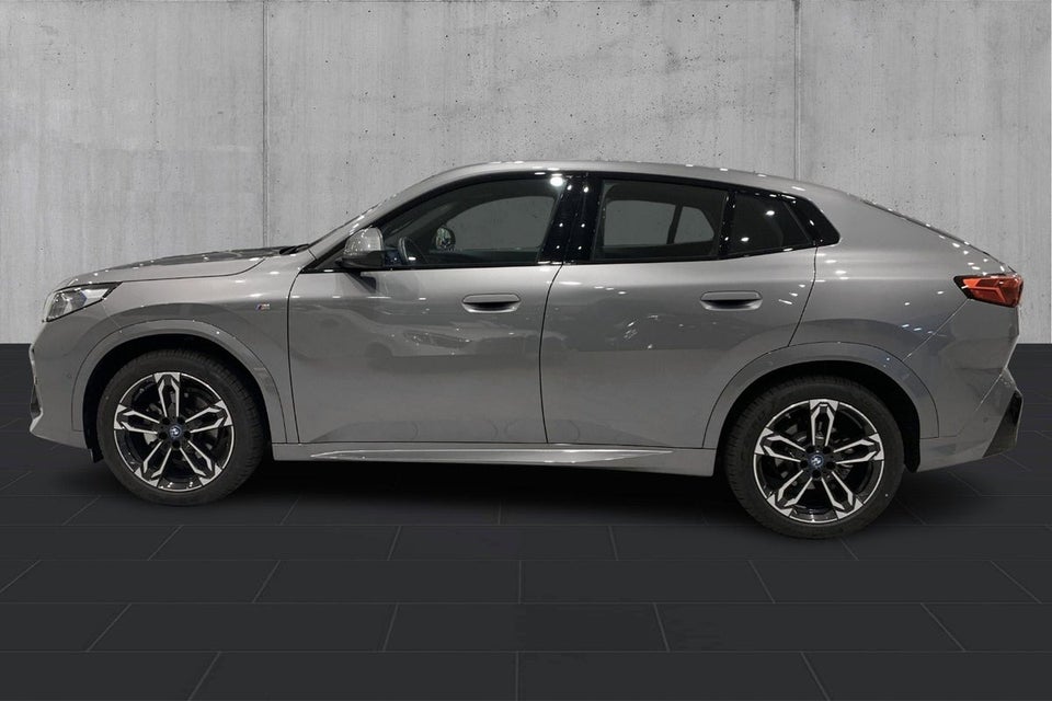 BMW iX2 eDrive20 M-Sport 5d