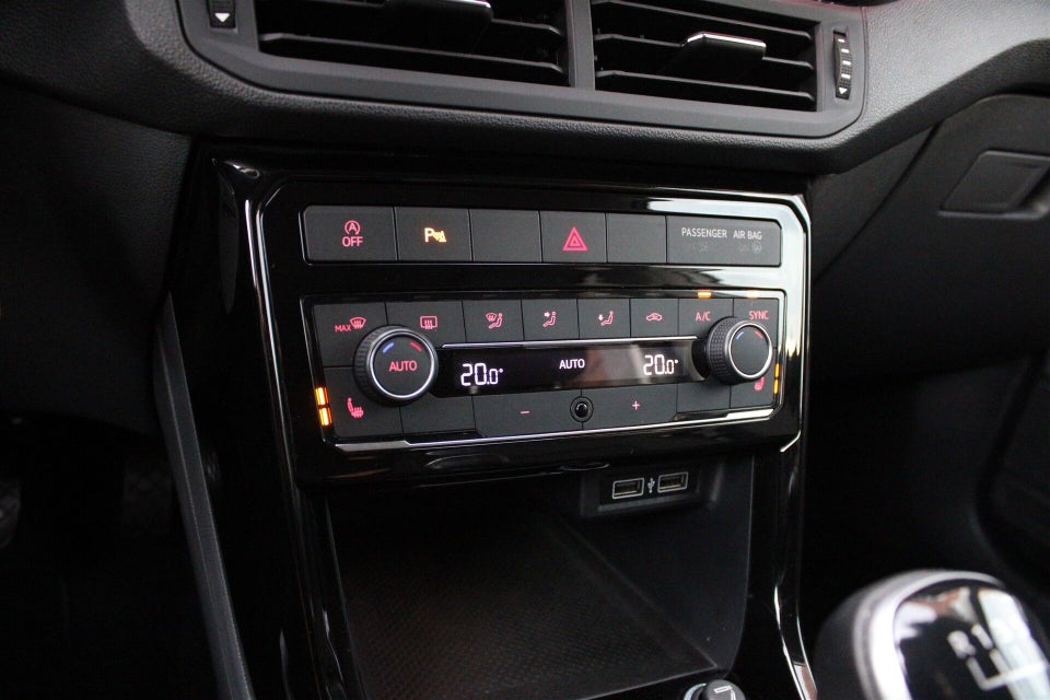 VW T-Cross 1,0 TSi 115 First Edition 5d