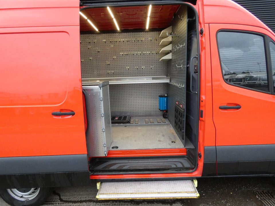 Mercedes Sprinter 317 2,0 CDi A2 Kassevogn aut. RWD