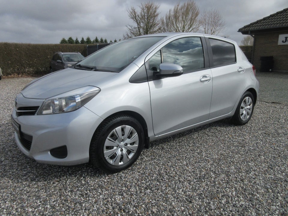 Toyota Yaris 1,0 VVT-i T2 Touch 5d