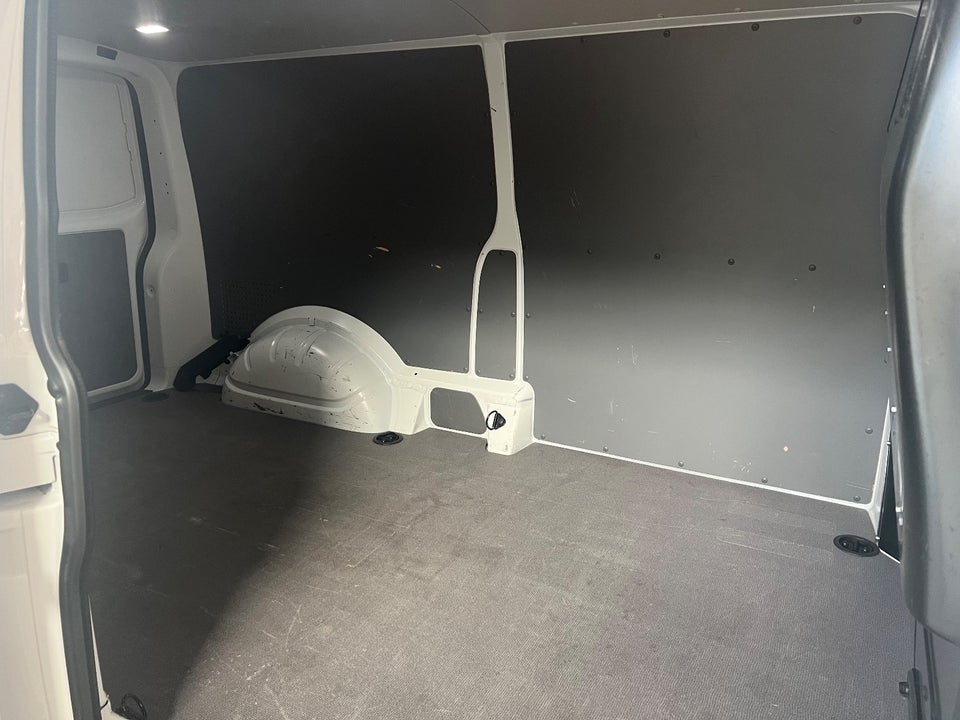 VW Transporter 2,0 TDi 150 Kassevogn DSG lang