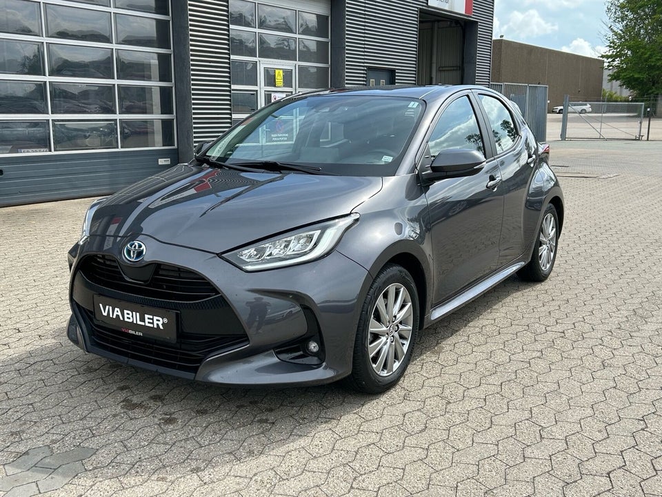 Toyota Yaris 1,5 Hybrid Active Tech e-CVT 5d