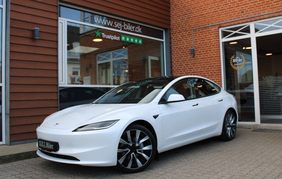 Tesla Model 3 Long Range AWD 4d