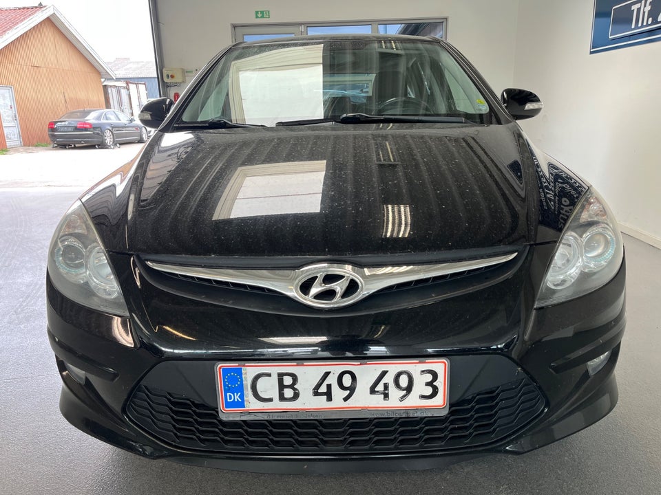 Hyundai i30 1,6 CRDi 90 Classic Sense+ Eco 5d