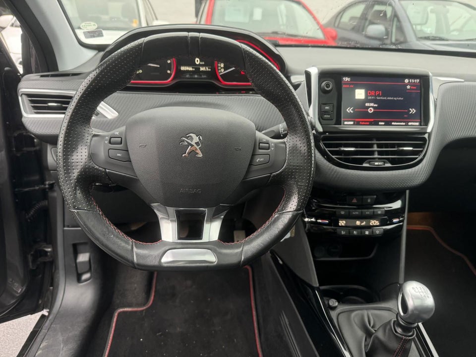 Peugeot 2008 1,6 BlueHDi 120 GT Line Sky 5d